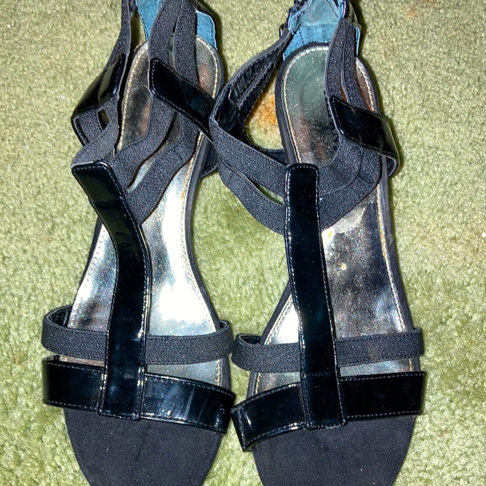 black Alfani wedges